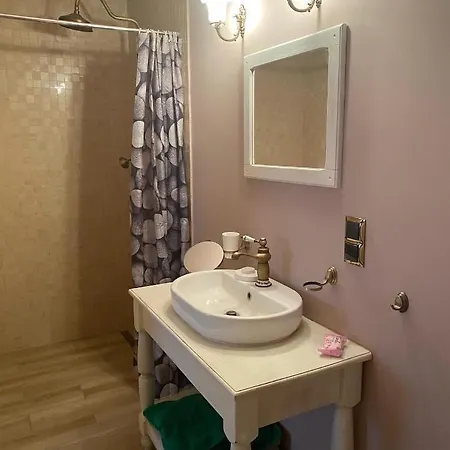 Palac Osowo Gostynskie Bed & Breakfast