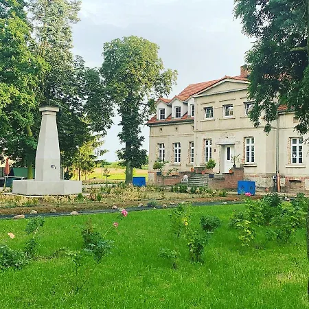 Palac Osowo Gostynskie Bed & Breakfast