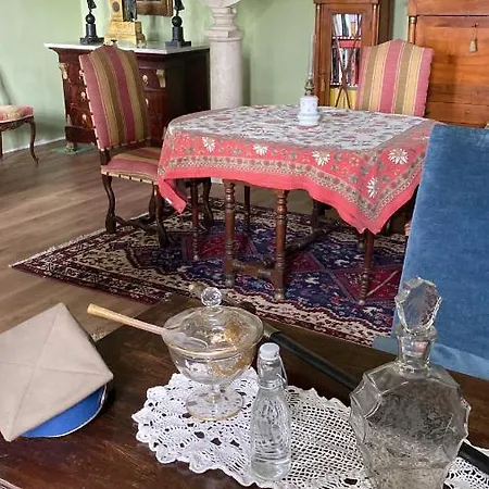 Palac Osowo Gostynskie Bed & Breakfast