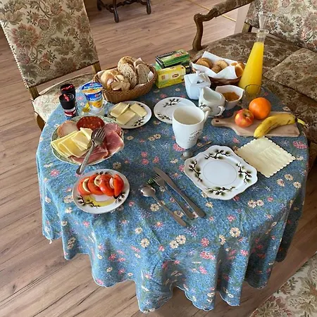 Palac Osowo Gostynskie Bed & Breakfast *
