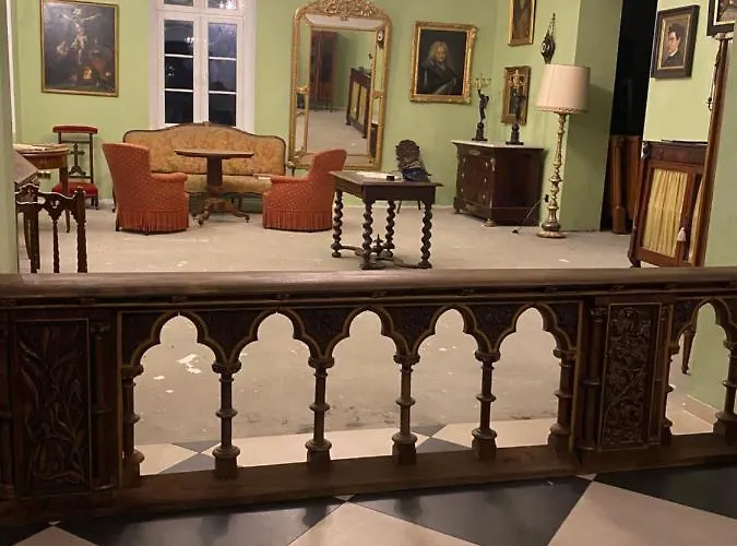 Palac Osowo Gostynskie Bed & Breakfast 4*