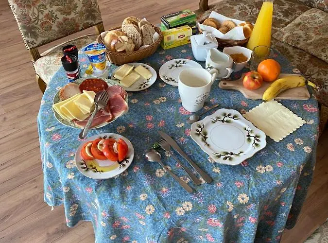 Palac Osowo Gostynskie Bed & Breakfast 4*